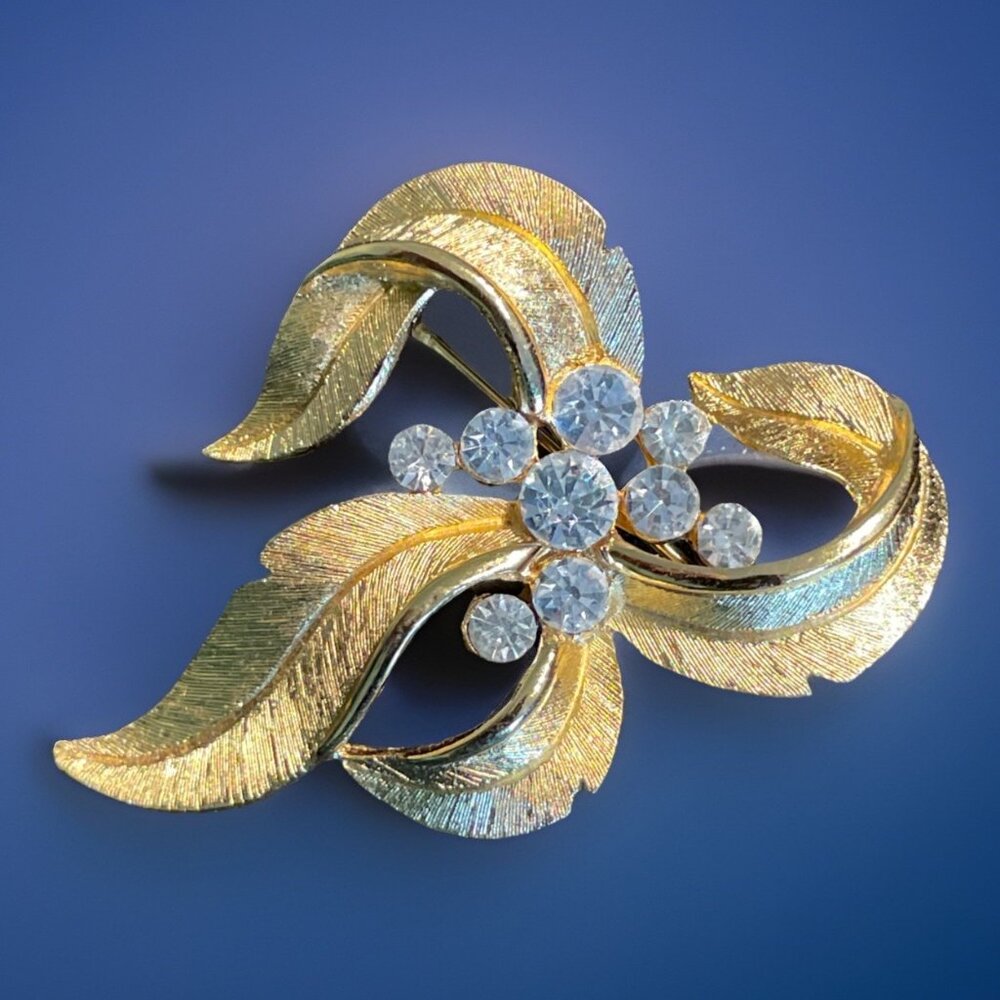 Vintage Crown Trifari Brooch Pin Gold-Tone Leaves Rhinestones Signed
